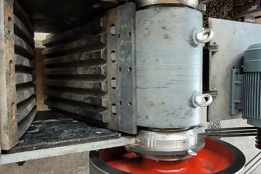 Щековая дробилка М-90