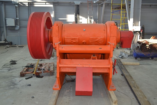 Щековая дробилка СДС-2,5-4