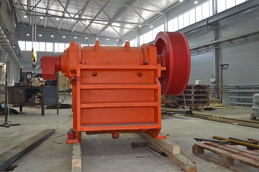 Щековая дробилка СДС-2,5-4