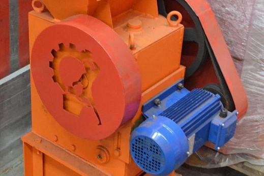 Щековая лабораторная дробилка ЩД-10