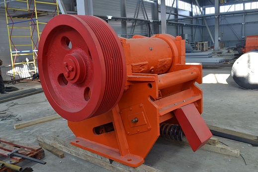 Щековая дробилка СДС-2,5-4