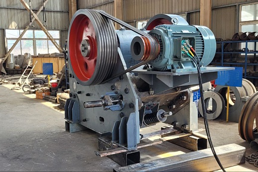 Щековая дробилка М-90