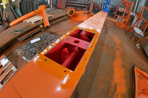 Лотковый (желобчатый) шнек